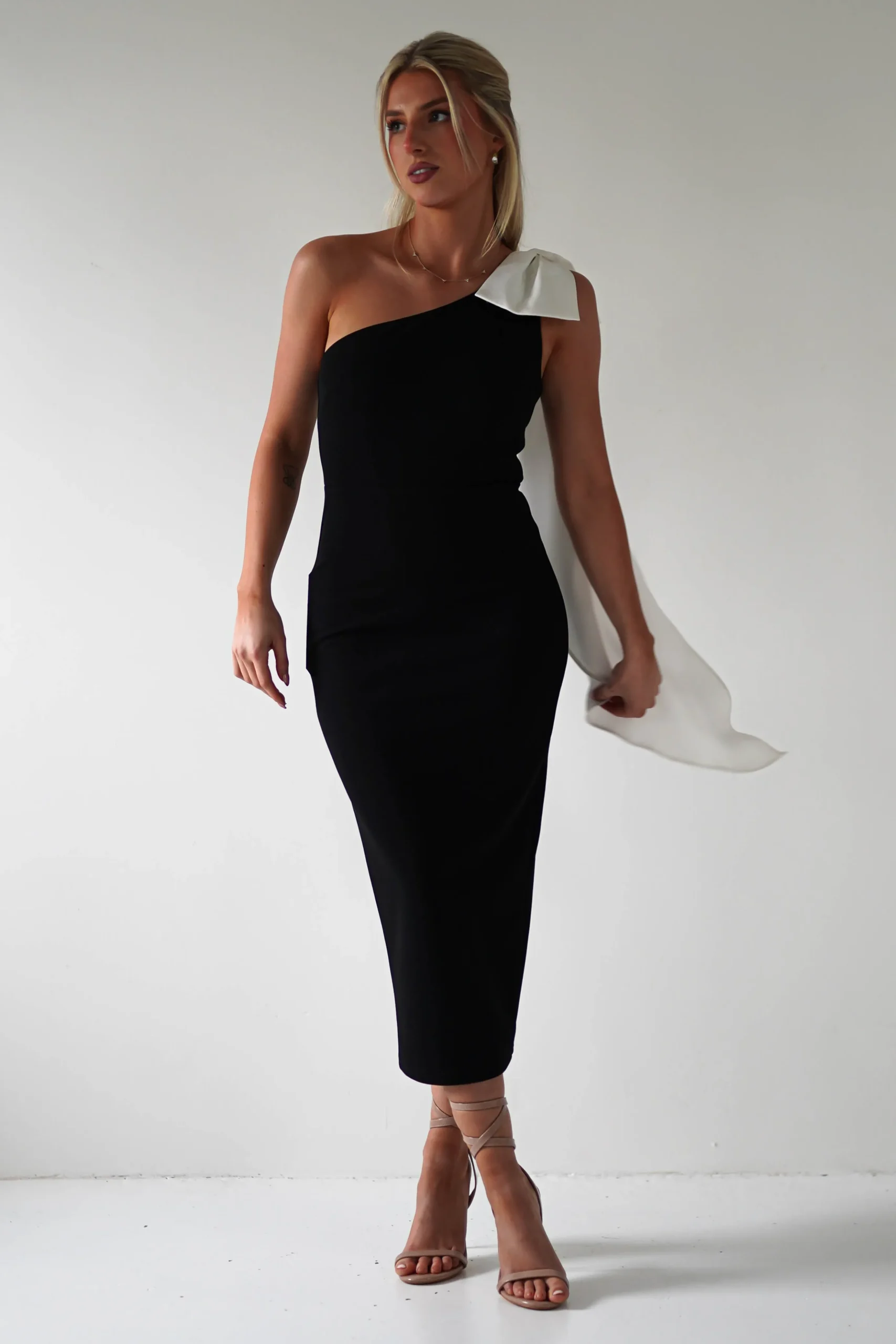 Camella Bodycon Bow Detail Midi Dress | Black
