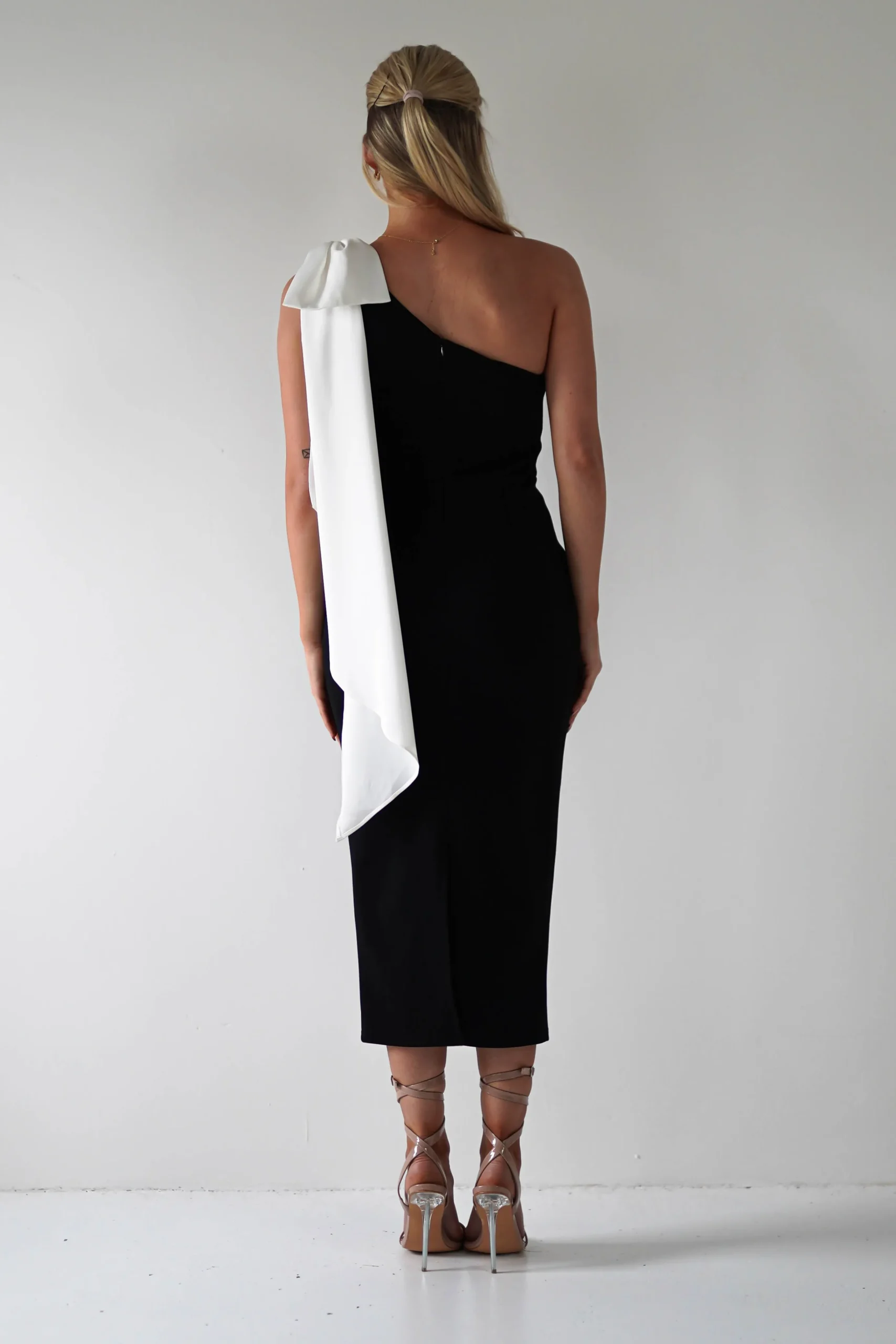 Camella Bodycon Bow Detail Midi Dress | Black