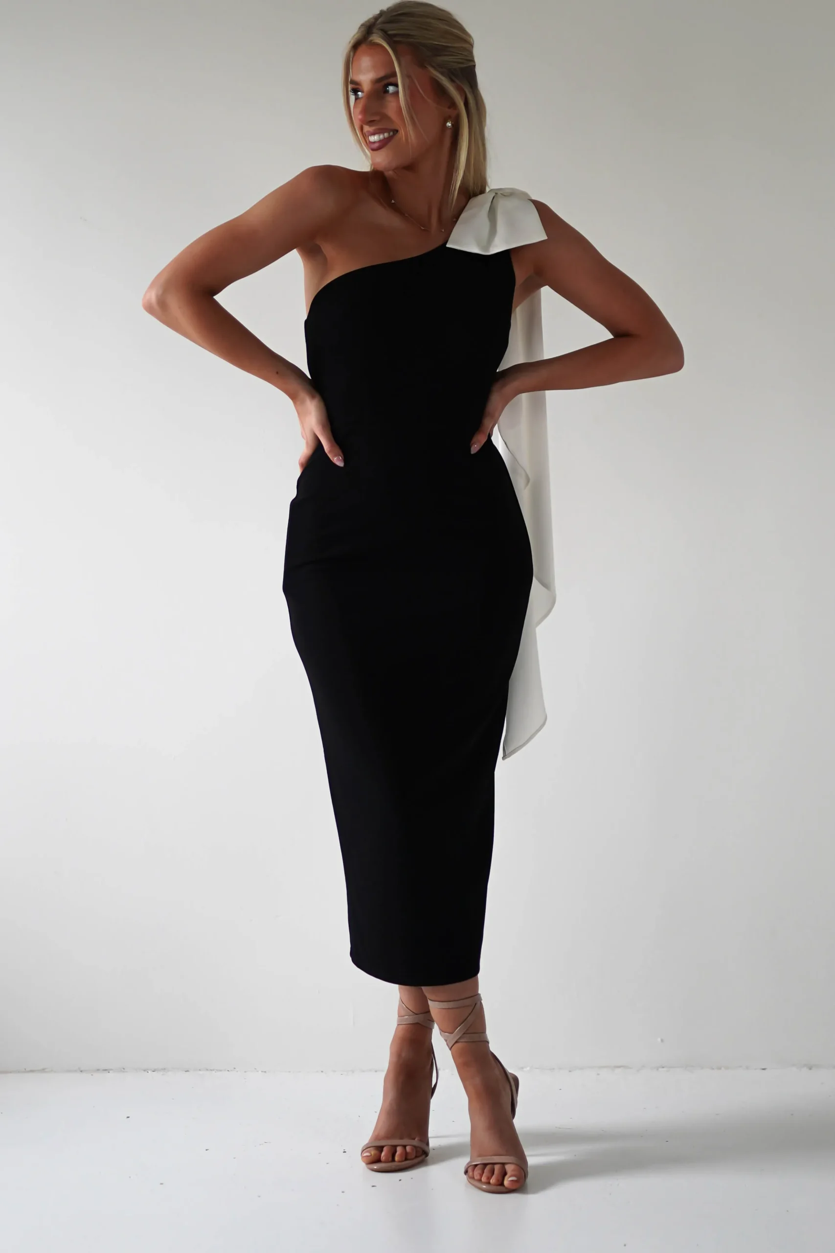 Camella Bodycon Bow Detail Midi Dress | Black