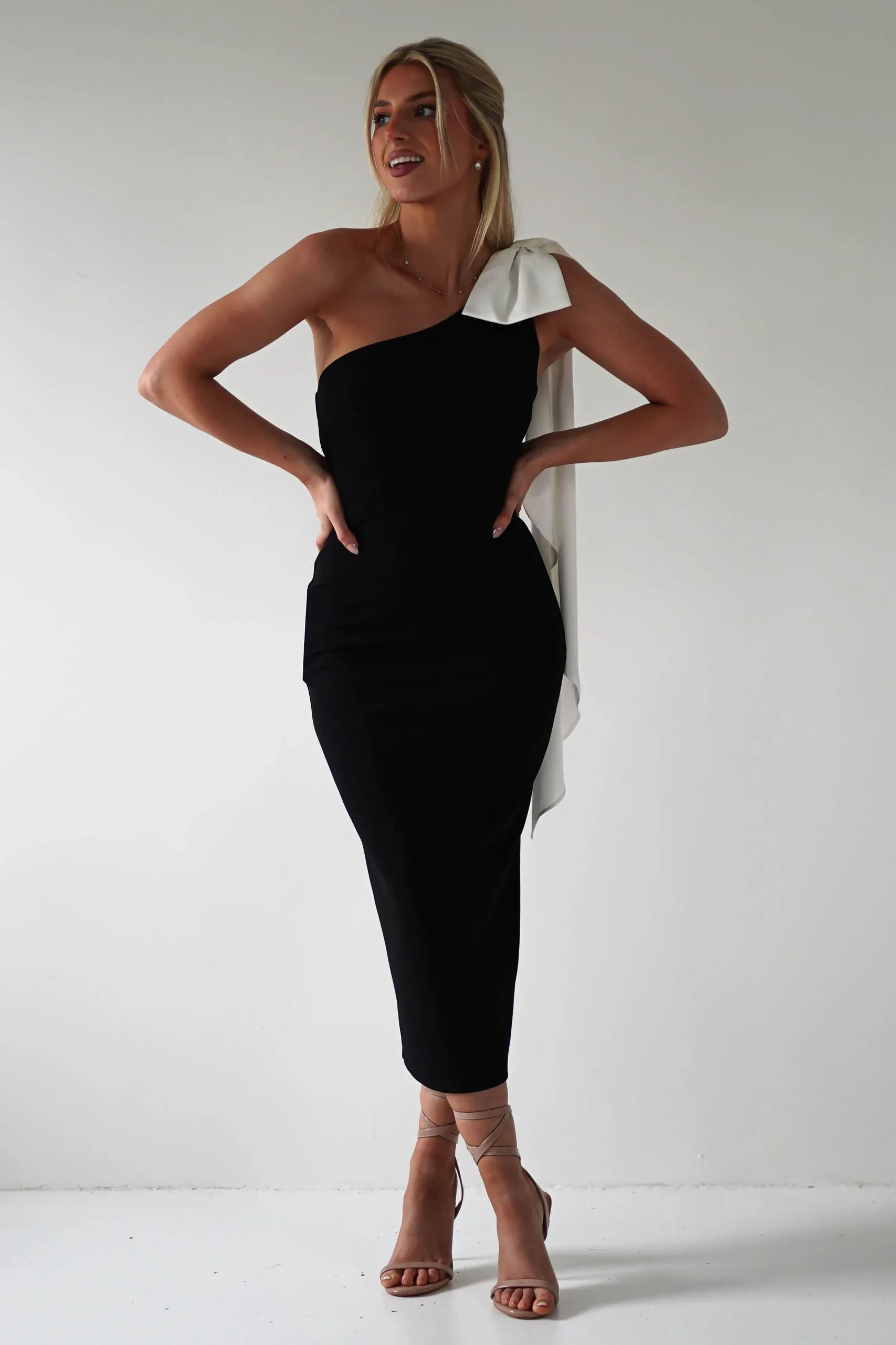 Camella Bodycon Bow Detail Midi Dress | Black