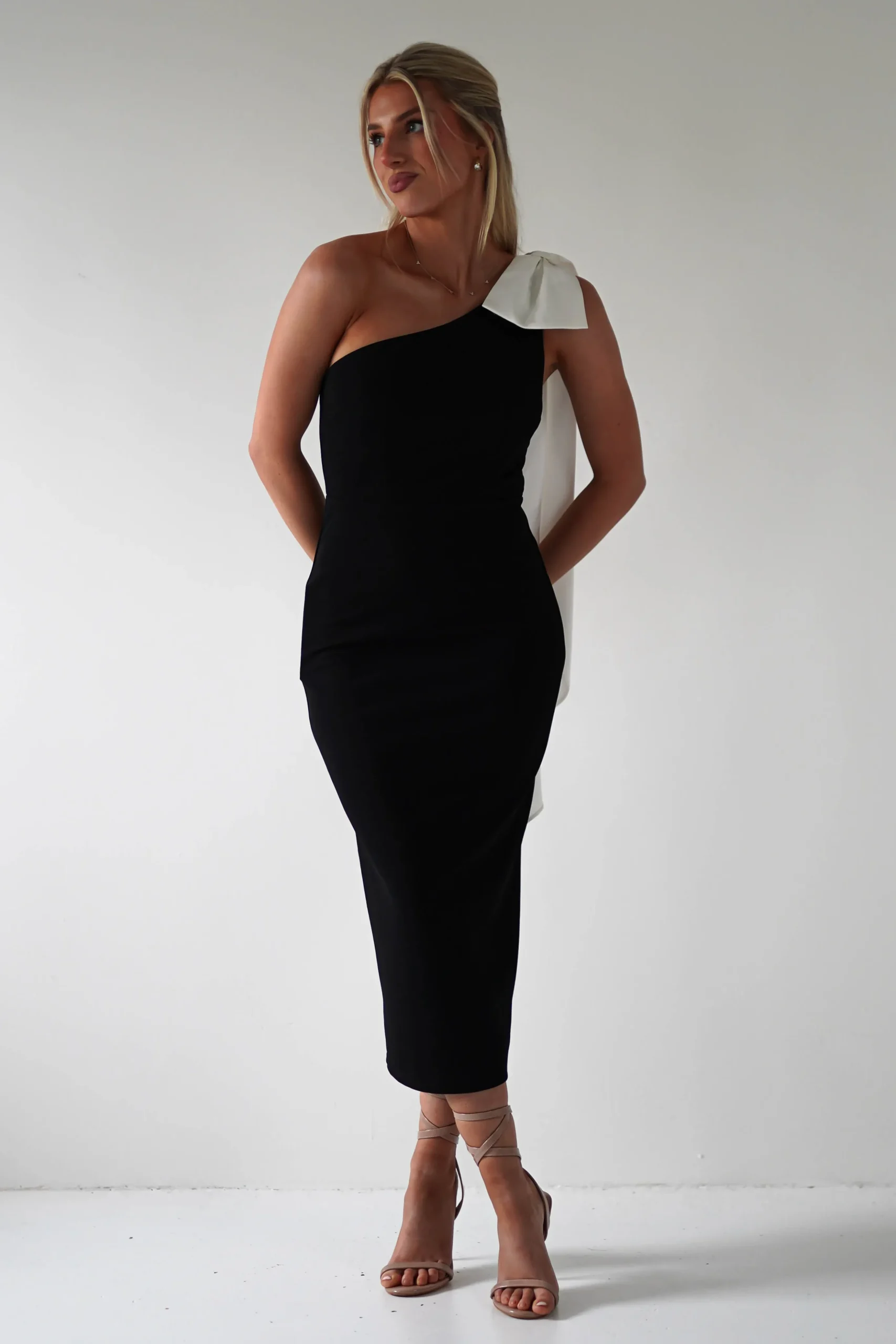 Camella Bodycon Bow Detail Midi Dress | Black