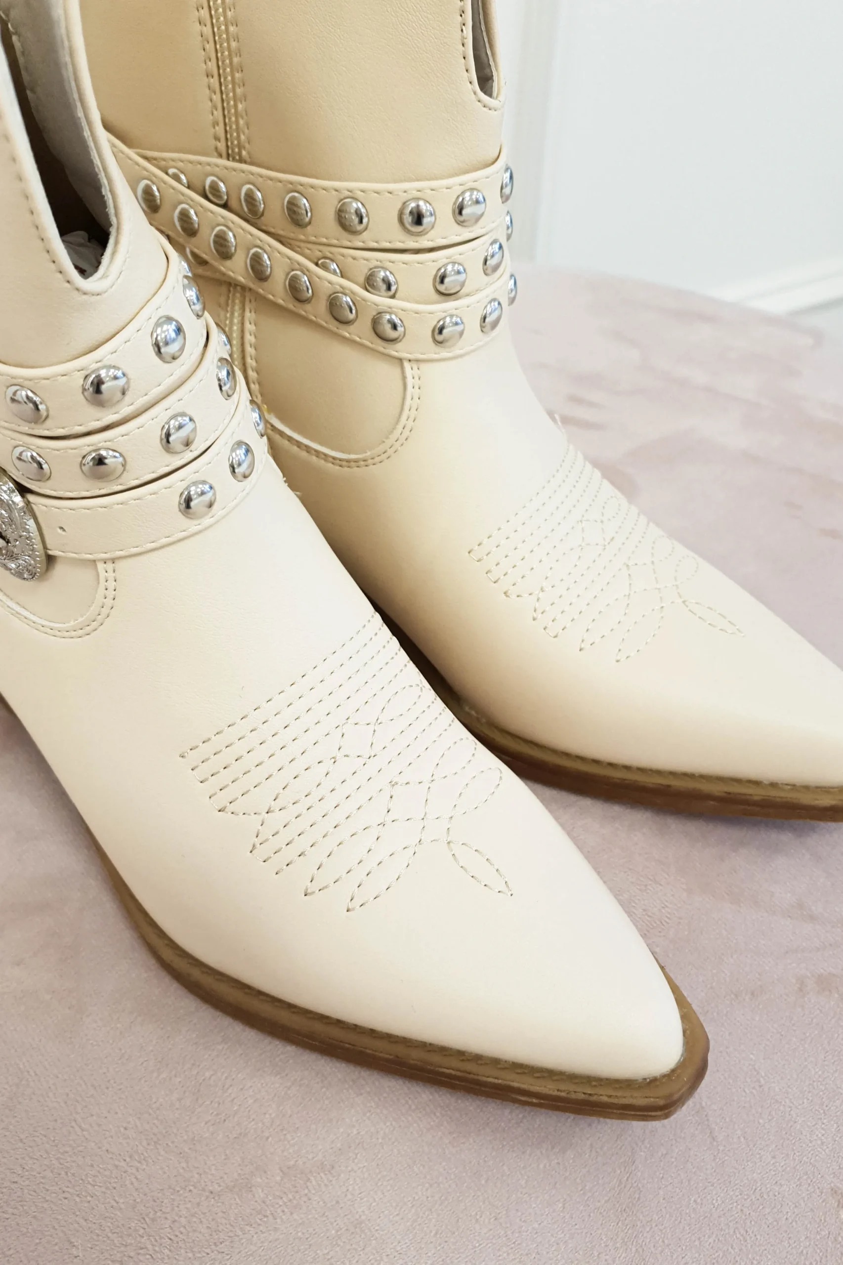 Elvie Ankle Boots | Cream