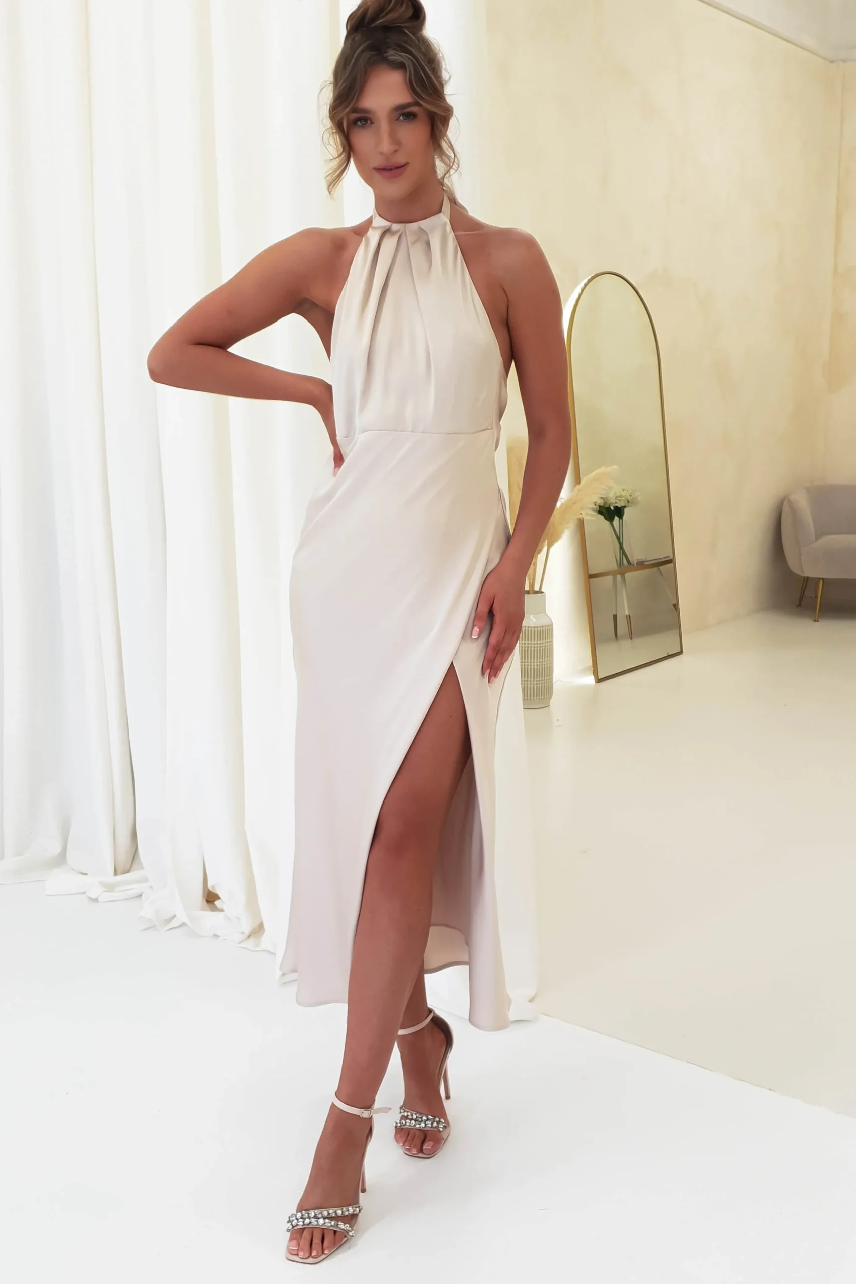 Evelyn Halterneck Midi Dress | Champagne