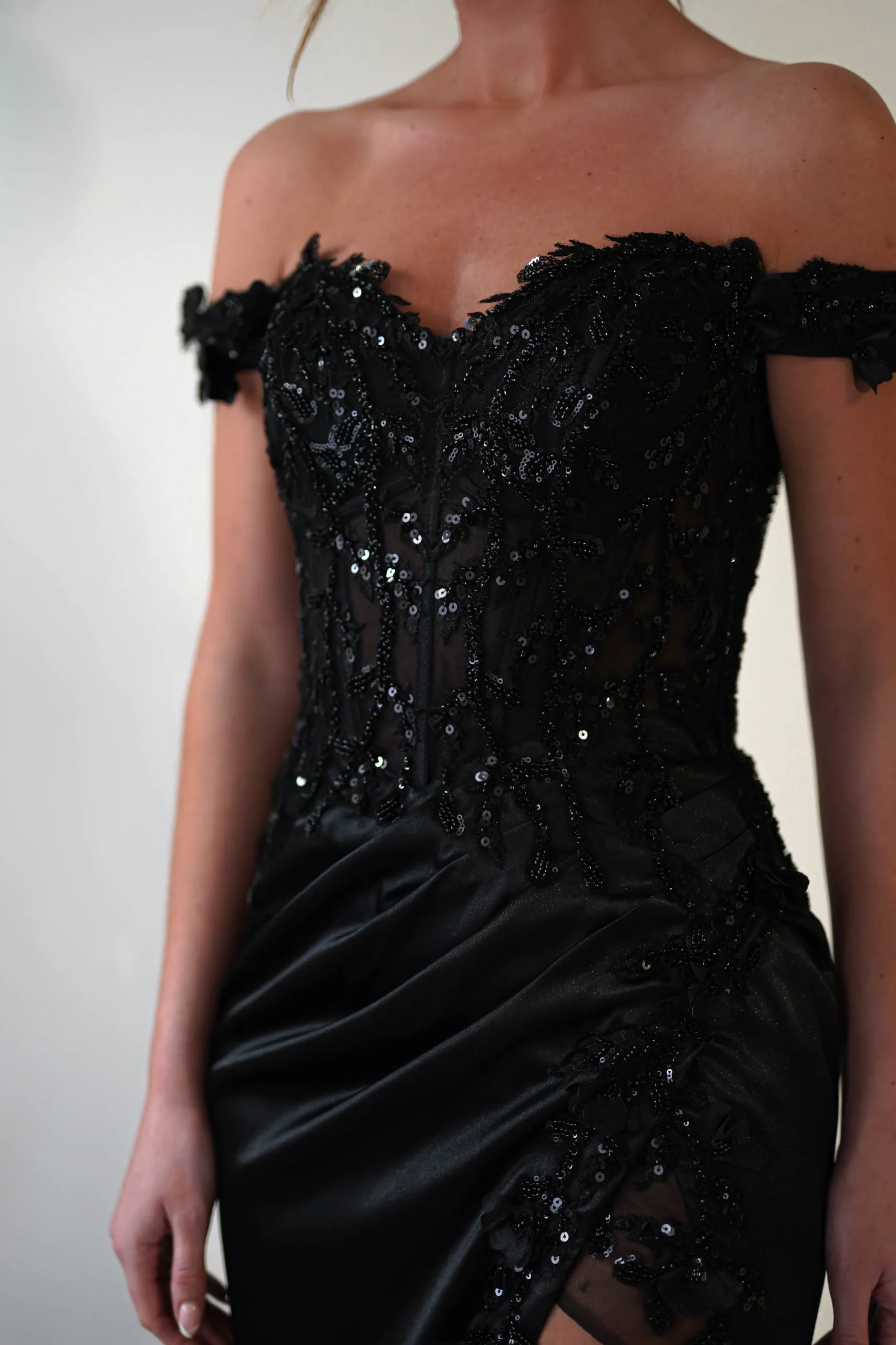 Khacy Embellished Gown | Black